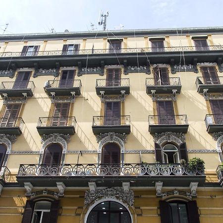 B&B La Rosa Dei Venti เนเปิลส์ ภายนอก รูปภาพ