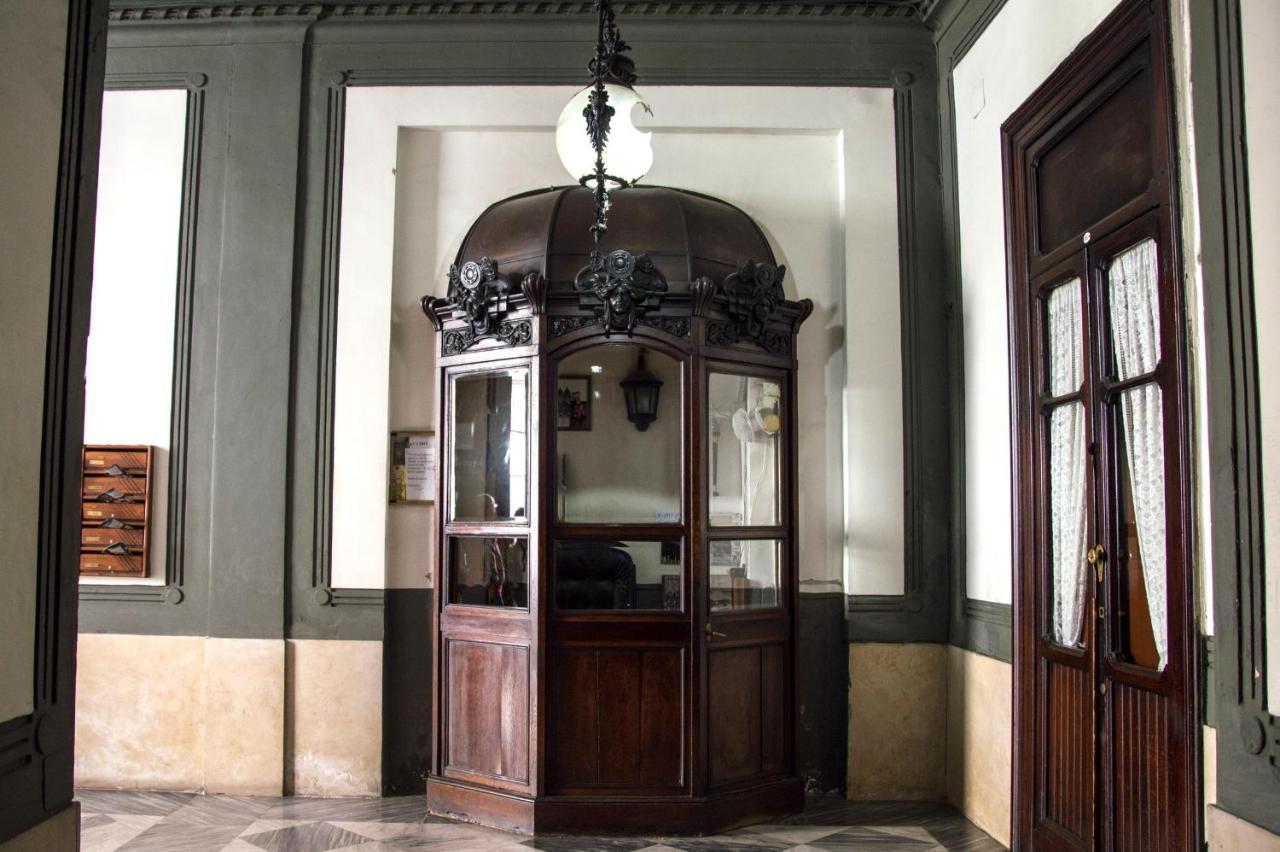 B&B La Rosa Dei Venti เนเปิลส์ ภายนอก รูปภาพ