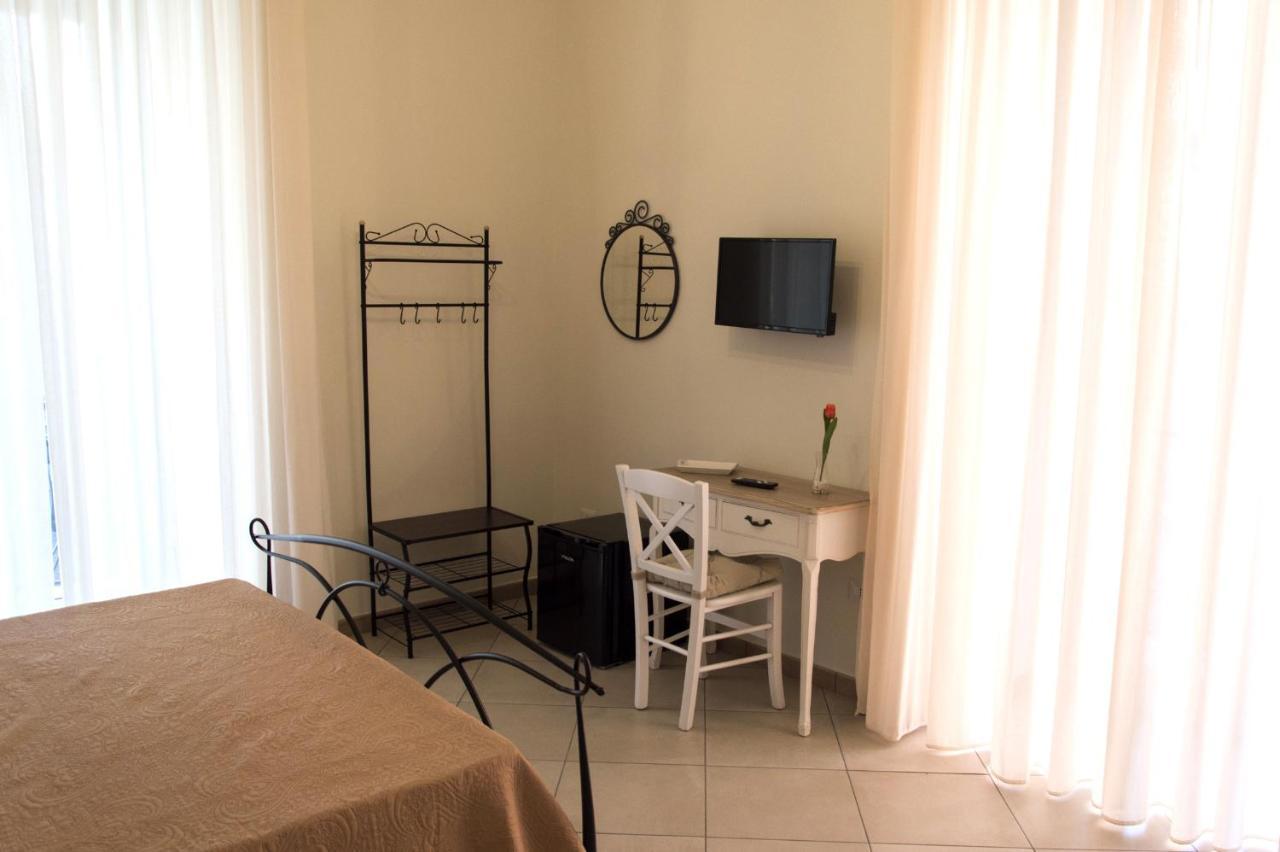 B&B La Rosa Dei Venti เนเปิลส์ ภายนอก รูปภาพ