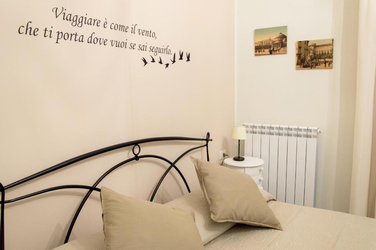 B&B La Rosa Dei Venti เนเปิลส์ ภายนอก รูปภาพ