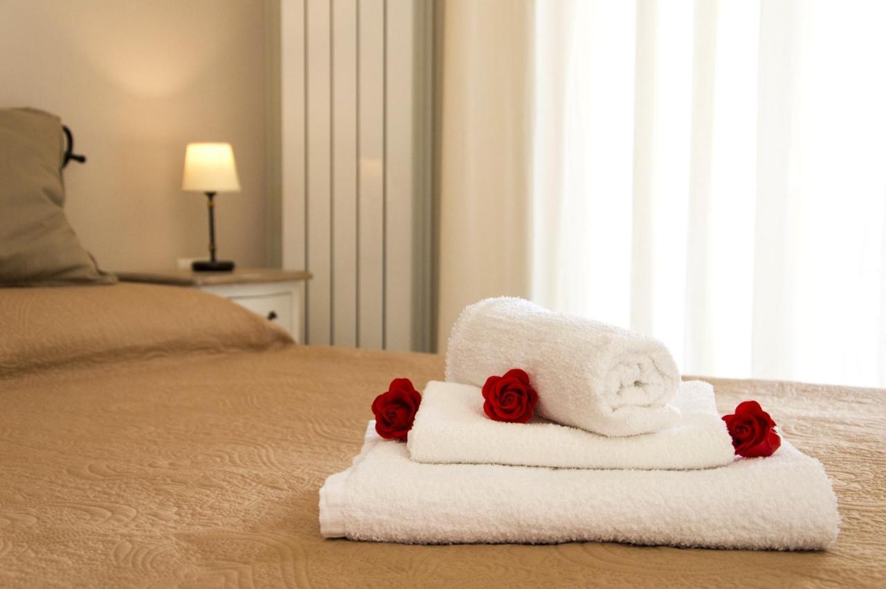 B&B La Rosa Dei Venti เนเปิลส์ ภายนอก รูปภาพ