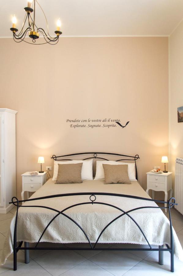 B&B La Rosa Dei Venti เนเปิลส์ ภายนอก รูปภาพ