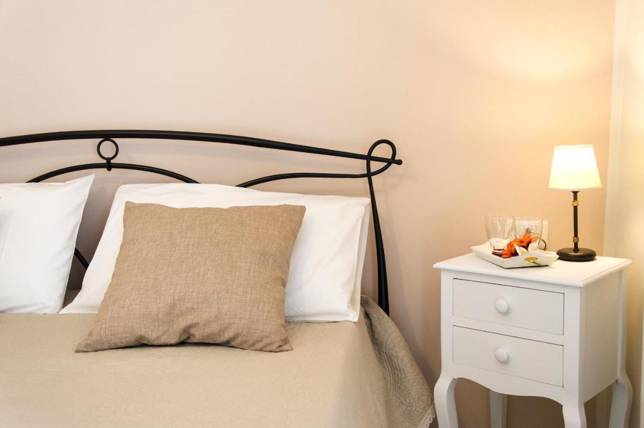 B&B La Rosa Dei Venti เนเปิลส์ ภายนอก รูปภาพ